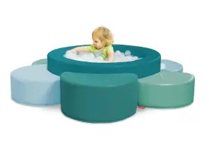 piscina-fiore-con-palline-blue
