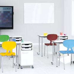 Il Set Scrivania - Study è la soluzione perfetta per organizzare i tuoi spazi complementi d’arredo funzionali e versatili.
