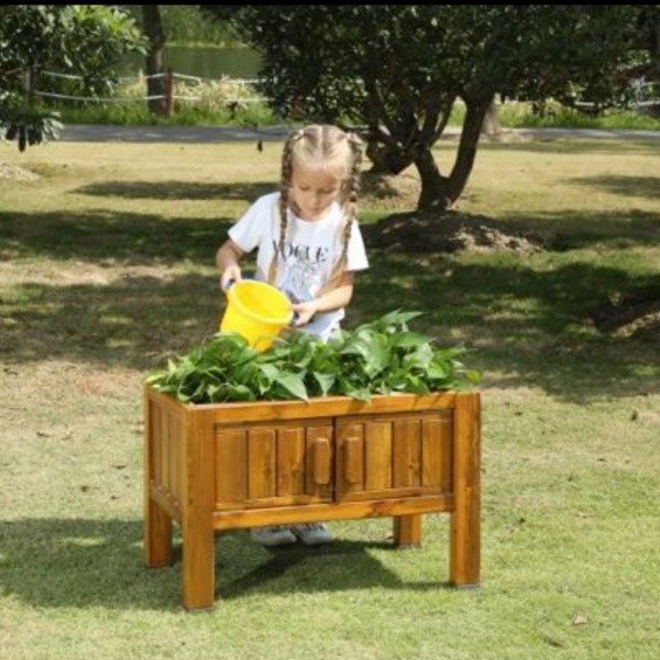 attività montessoriane all'aperto per bambini asilo nido e materna
