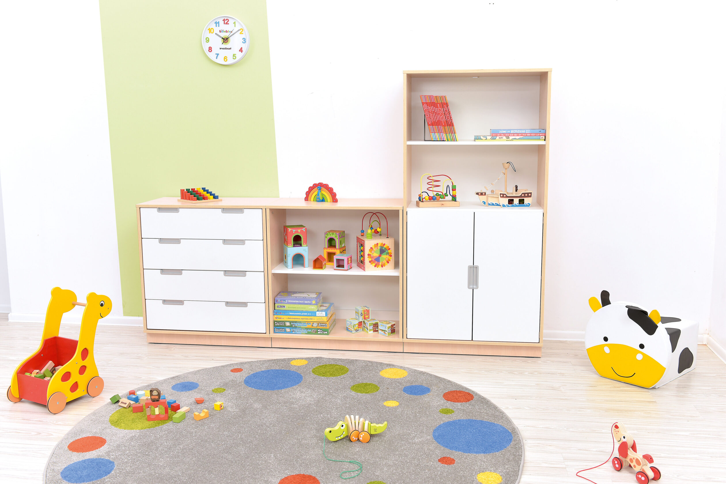 Il Mobile Quadro 1 ripiano è un mobile funzionale realizzato in resistente conglomerato ligneo nobilitato laminato.