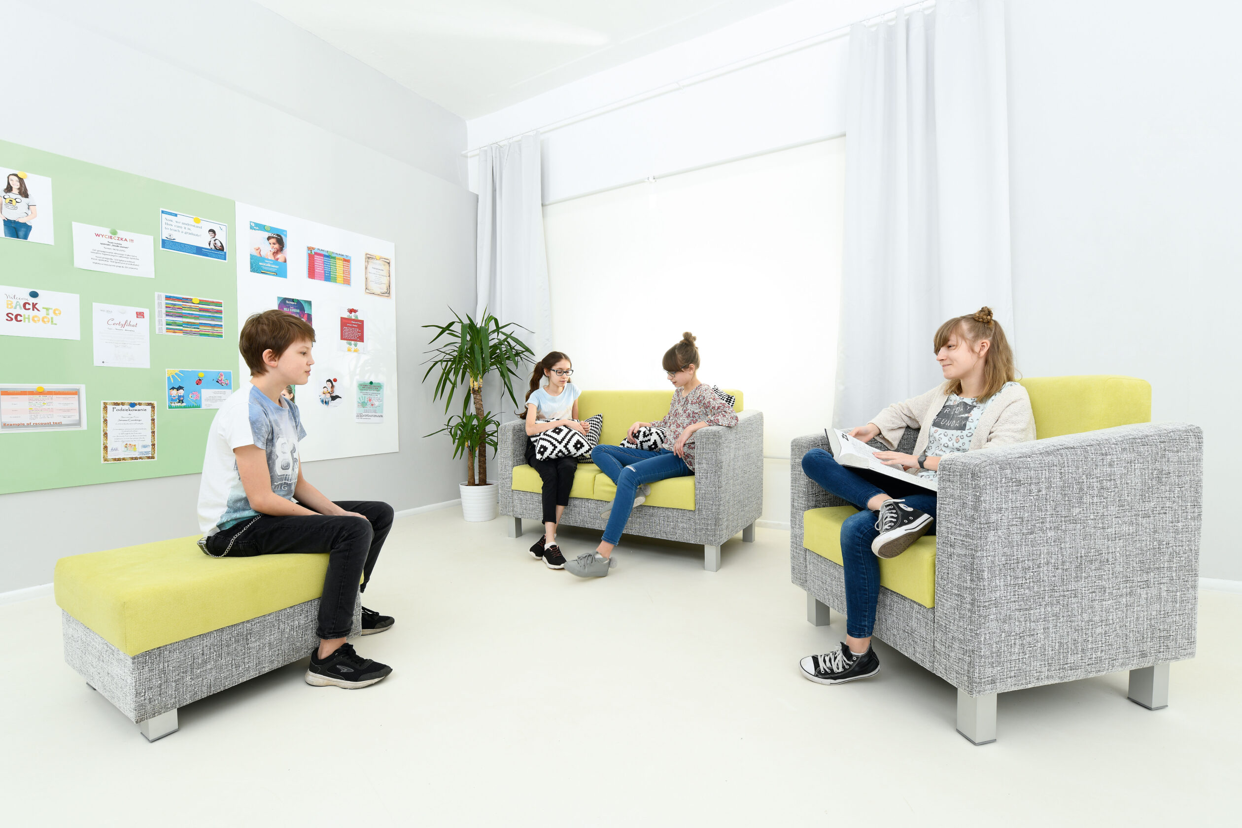 Pouf relax quadrato è un sedile dal design elegante e confortevole, ideale per ogni ambiente grazie alla sua versatilità e resistenza.