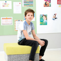 Pouf relax quadrato è un sedile dal design elegante e confortevole, ideale per ogni ambiente grazie alla sua versatilità e resistenza.