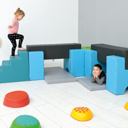 Un set perfetto per stimolare la motricità e il divertimento dei più piccoli in un ambiente sicuro!
