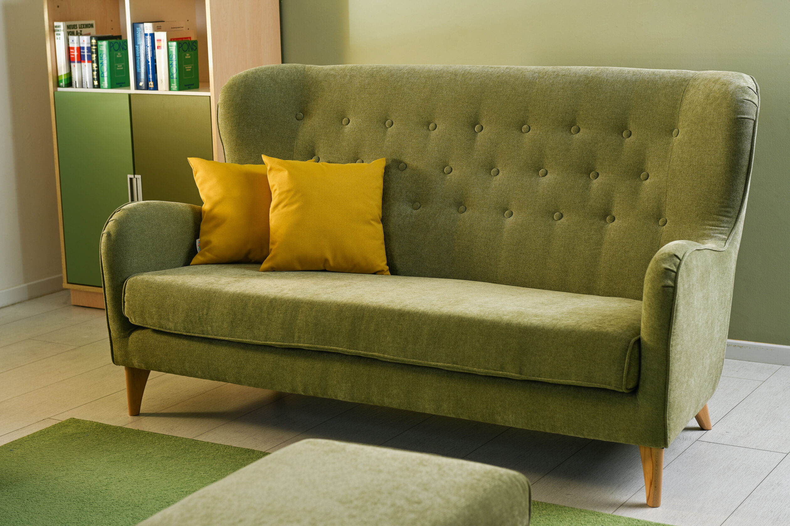 Il Divano Gin unisce eleganza, funzionalità e comfort, oltre ad offrire soluzioni d’arredo ideali per creare ambienti accoglienti e raffinati.