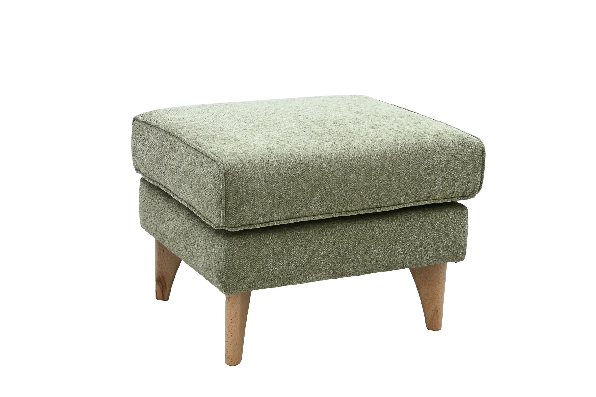 Ideale per arricchire angoli lettura, zone relax o ambienti conviviali, questa serie si distingue per il suo design equilibrato e la cura nei dettagli.