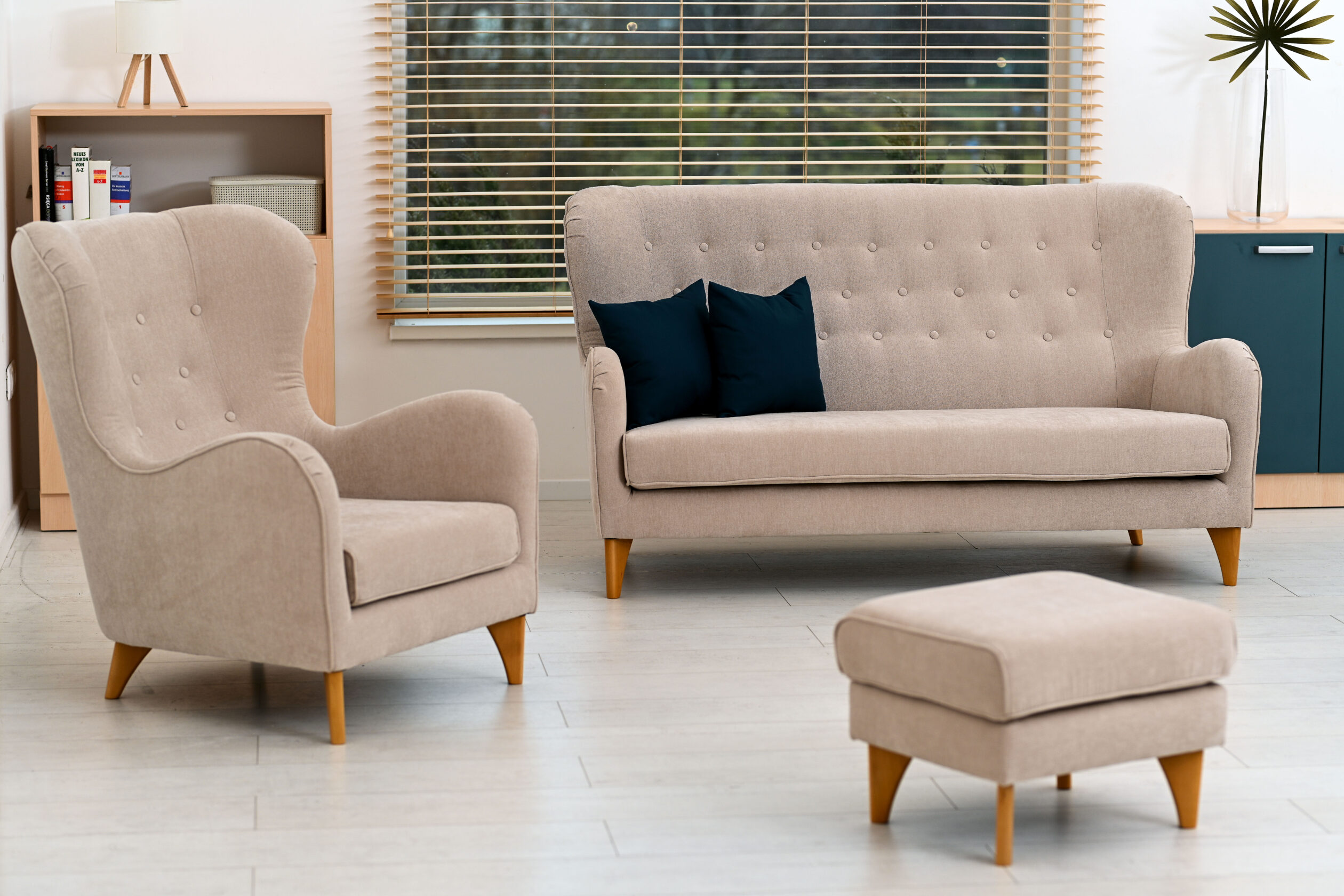 Il Divano Gin unisce eleganza, funzionalità e comfort, oltre ad offrire soluzioni d’arredo ideali per creare ambienti accoglienti e raffinati.