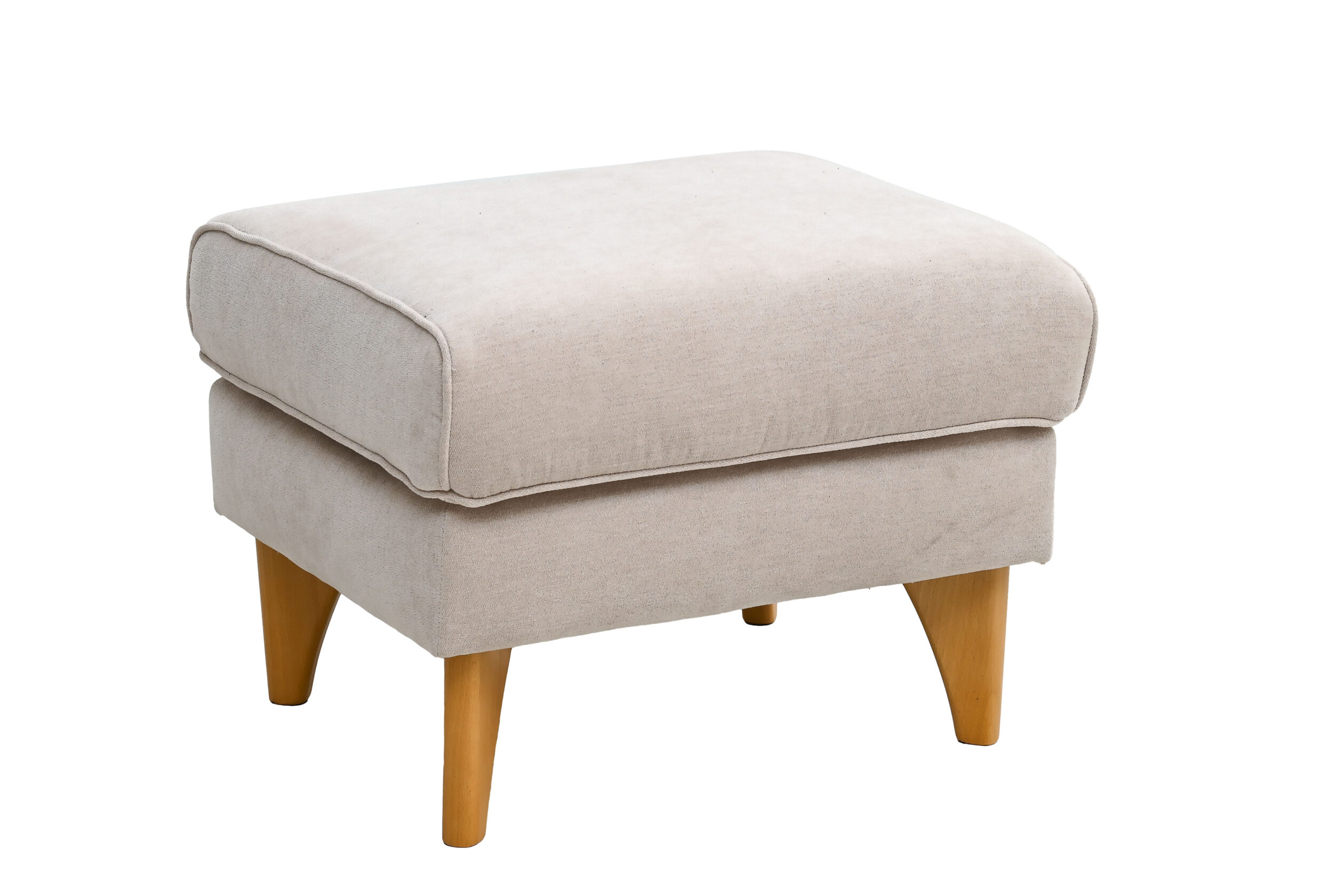 Ideale per arricchire angoli lettura, zone relax o ambienti conviviali, questa serie si distingue per il suo design equilibrato e la cura nei dettagli.