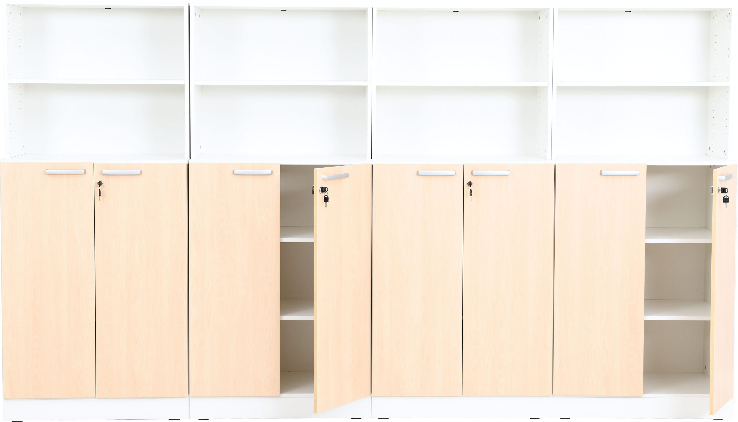 Grazie al design essenziale e alla qualità costruttiva, questi mobili offrono un’organizzazione pratica ed elegante che si adattano a diverse esigenze di spazio e stile.