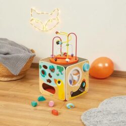 Scopri il Maxi cubotto multiattività - coordinazione e motricità fine, un centro giochi educativo completo pensato per stimolare la curiosità e lo sviluppo dei più piccoli!