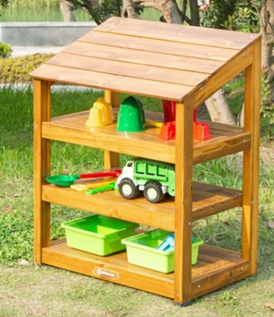 Ideale per contenere giochi da esterno, materiali per la sabbiera e altri strumenti indispensabili per il gioco all’aperto.