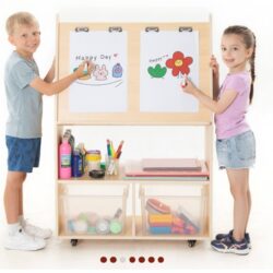 Coniuga funzionalità, sicurezza e un design accattivante a misura di bambino, lo rende uno strumento indispensabile per le attività artistiche quotidiane.