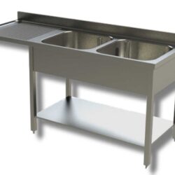 Ogni top è dotato di un’alzatina frontale da 100 mm, studiata per proteggere la parete e contenere eventuali fuoriuscite d’acqua.