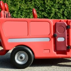 Il motore elettrico con doppia batteria assicura lunga autonomia e supporta efficacemente la spinta, consentendo all’educatrice di concentrarsi sulla guida e sulla condivisione dell’esperienza con i piccoli passeggeri.