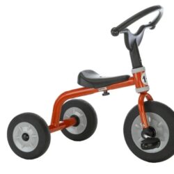 E' progettato per insegnare in modo naturale a pedalare, frenare con i pedali e affrontare le curve. 