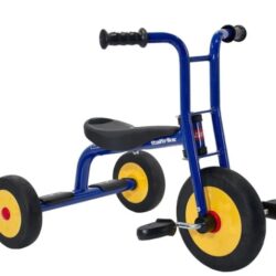 La ruota anteriore di dimensioni maggiori rispetto al modello senza pedali è studiata per facilitare il movimento rotatorio dei pedali, rendendo la pedalata più fluida e immediata.