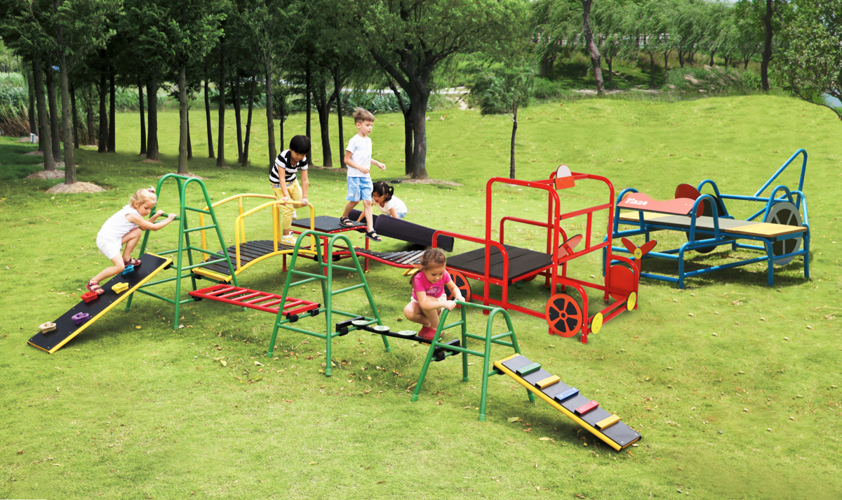 arredo-per-asili-set-modulare-da-esterno