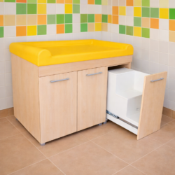 arredo-per-asili-fasciatoio-con-scaletta-panna